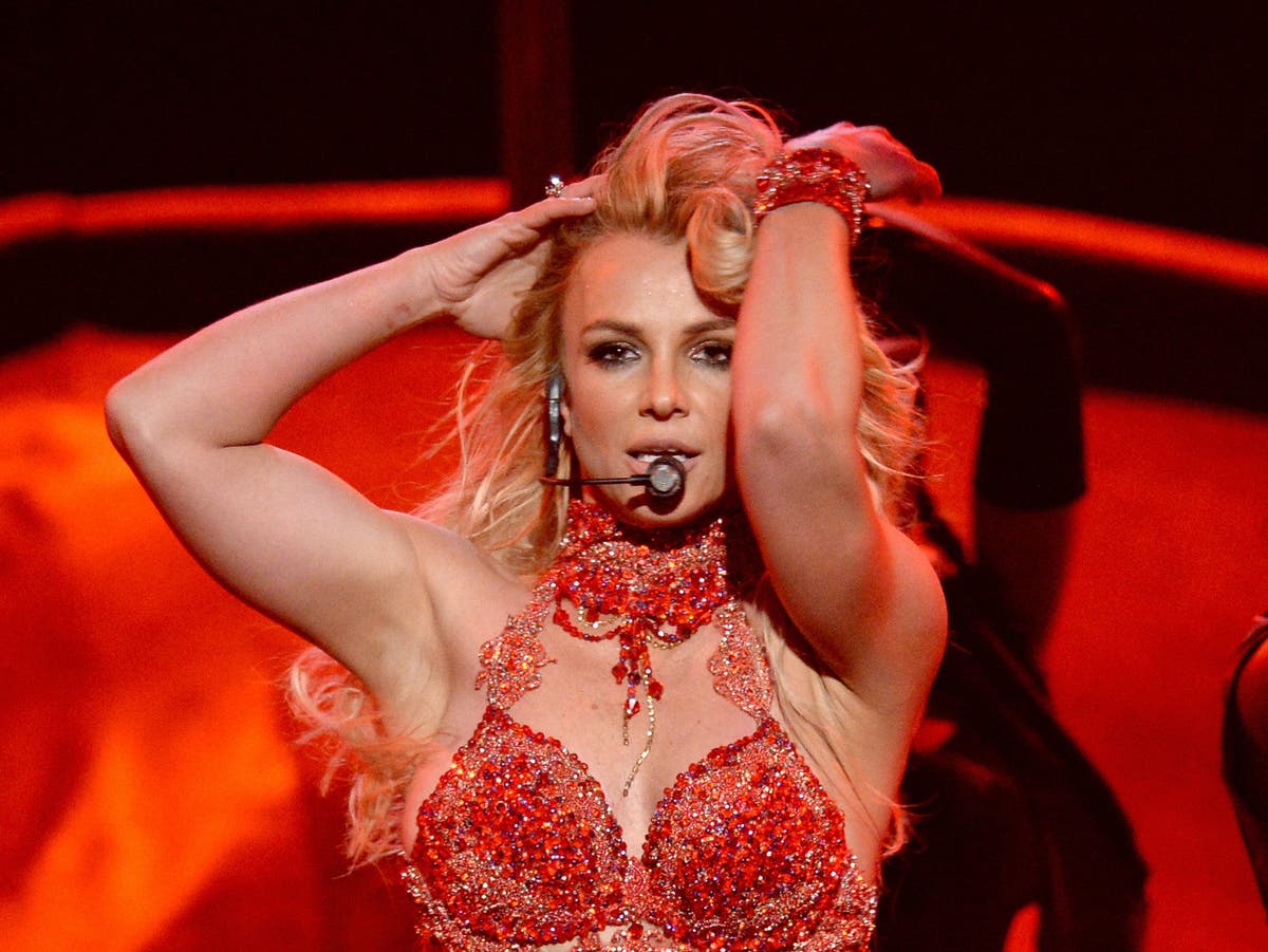 Britney Spears planning to &lsquo;officially retire&rsquo;, longtime manager says