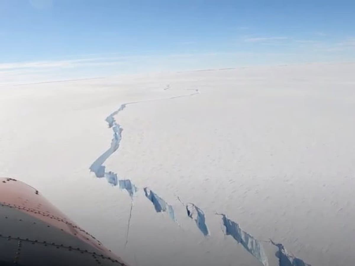 Satellite images show near-collision of giant iceberg in Antarctica