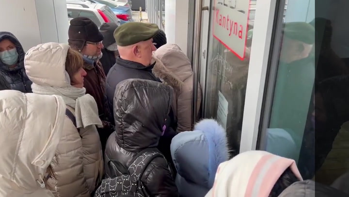 UK visa applicants forced to queue outside in sub-zero temperatures in Poland