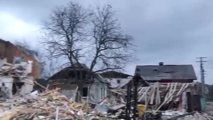 Airstrike hits family homes in Ukrainian village