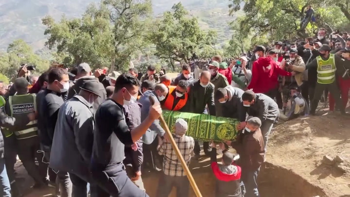 Moroccans bury 5-year-old boy who died in well