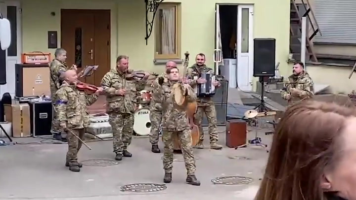 Ukraine soldiers perform traditional music in Kyiv